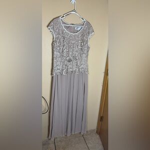 Mother of the Bride/Groom Size 16